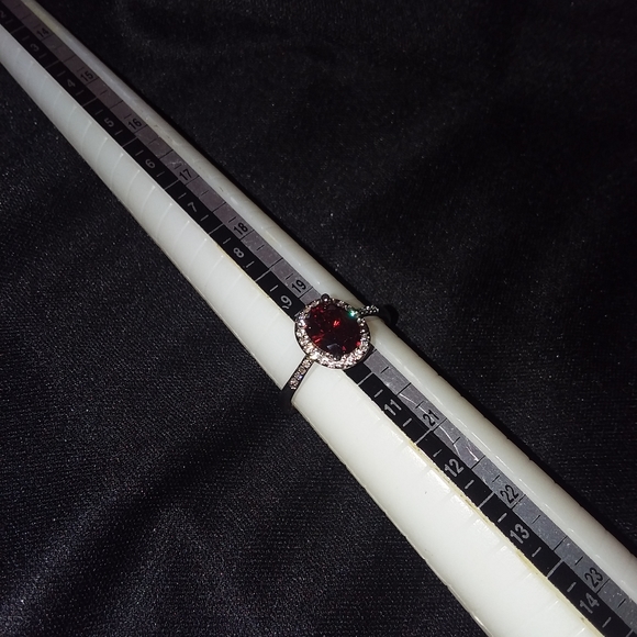 Pretty! Red Oval CZ Ring size 10- New w/out Tag🌷 - Picture 4 of 6